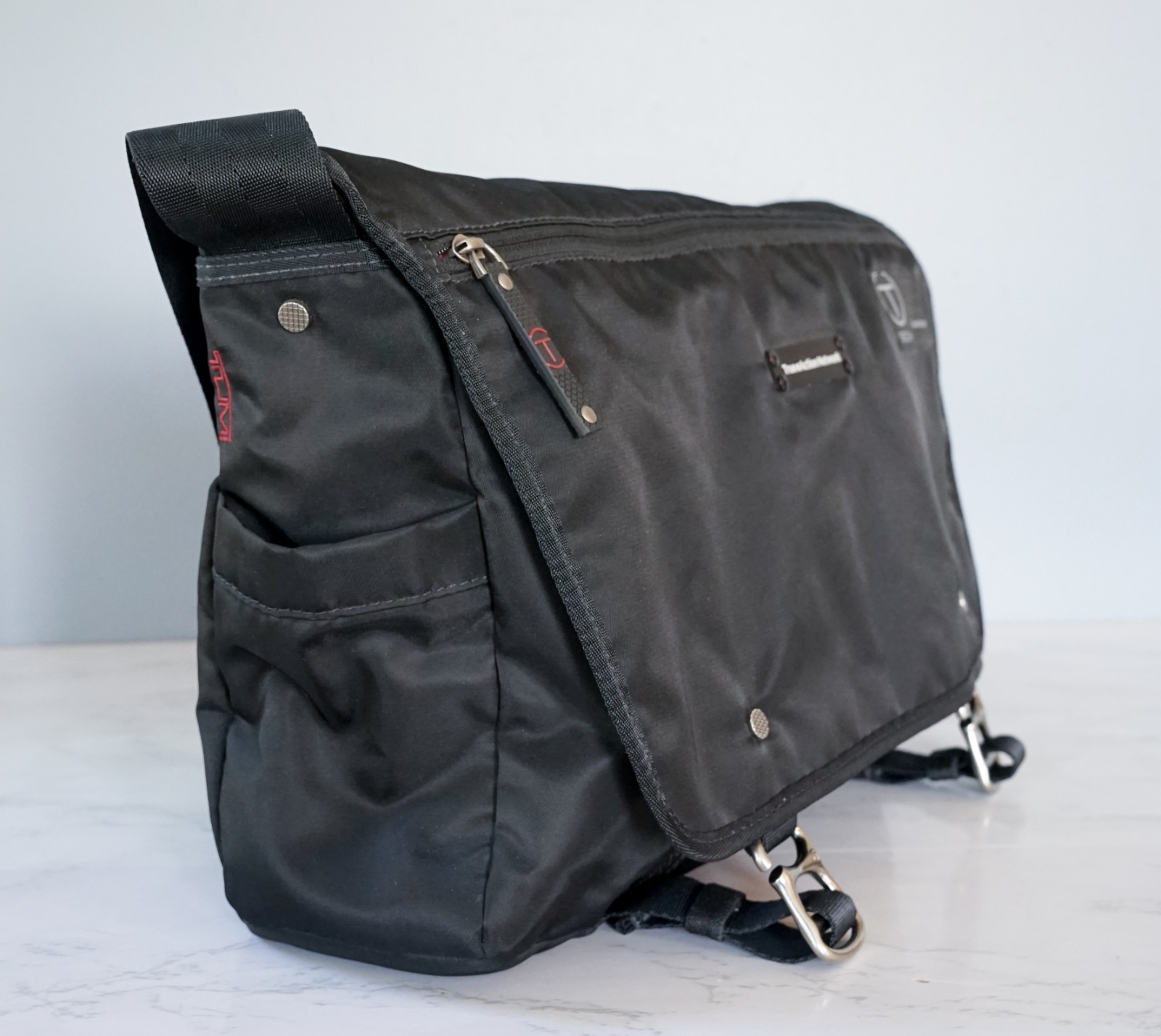 Tumi T Tech Essential Gear Messenger Crossbody Bag 15″ City Commute Laptop Bag