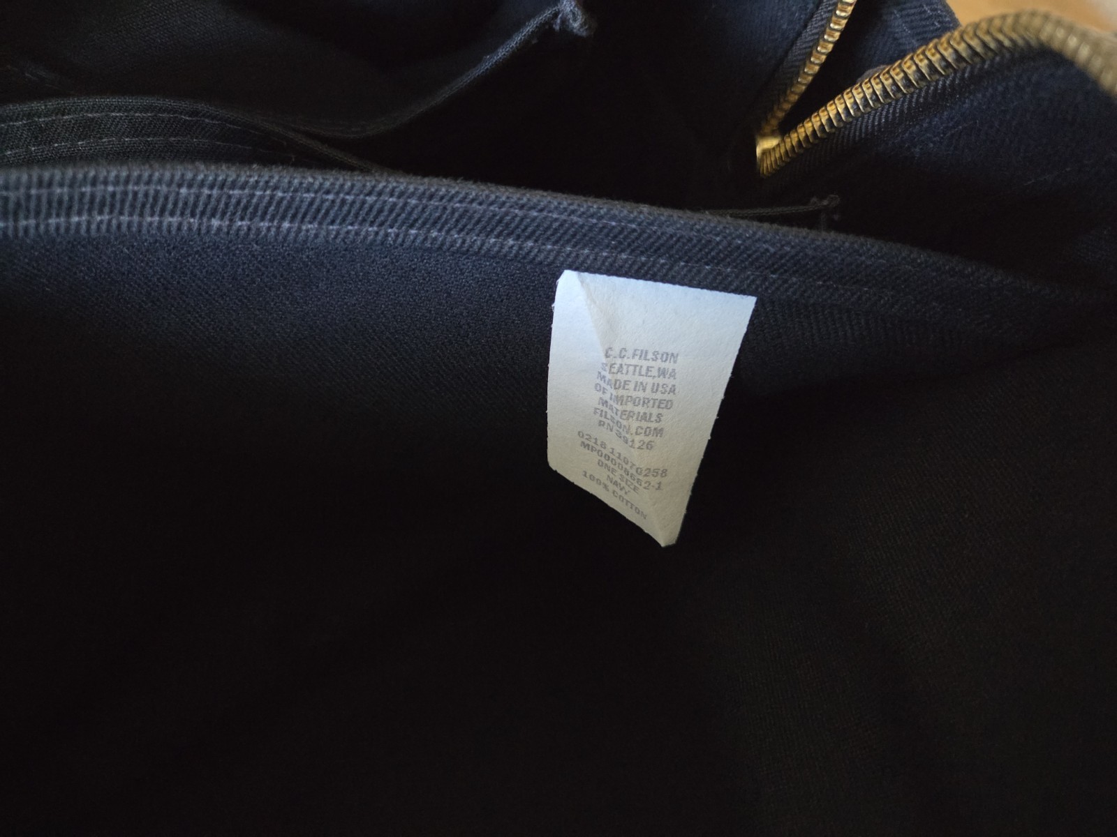 Filson Rugged Twill Padded Computer Bag | Navy | USA Made | MSRP $625 | Rare