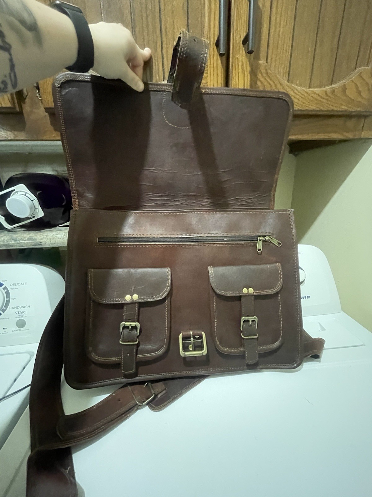 Cuero Brown Large Men’s Messenger Bag Buckle/Zip, Adjustable Cross-Body, Pockets