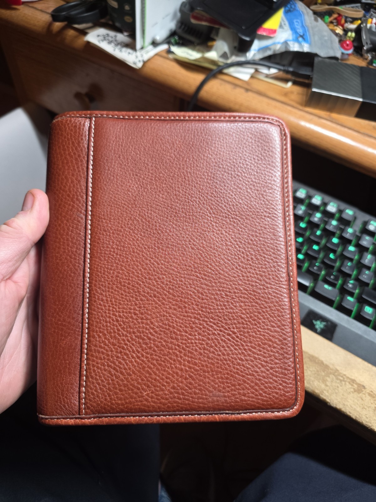 Johnston And Murphy Soft Leather Zippered Organizer Man’s 8″x7″ Brown