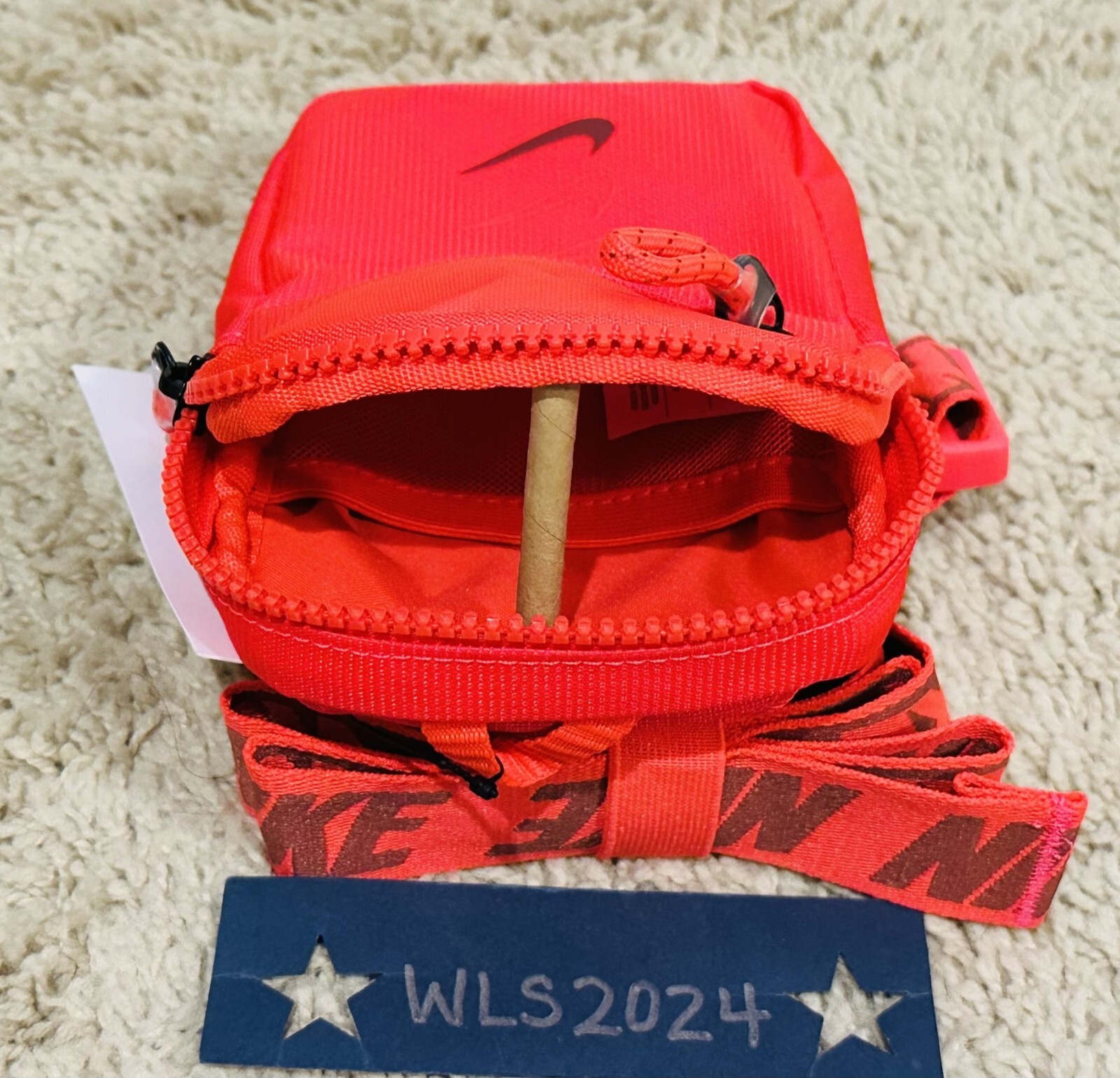 Nike Sportswear Essentials Crossbody Bag (1L)-Laser Crimson-One Size #BA5904 644