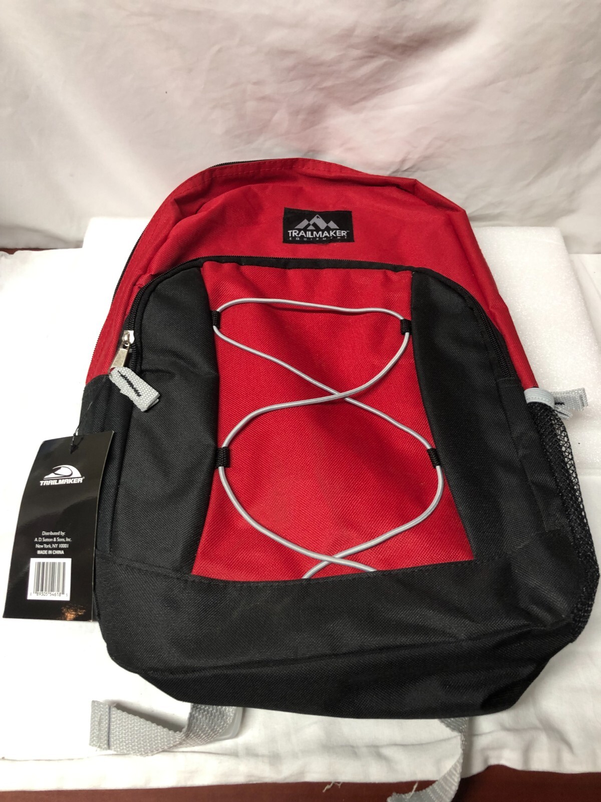 New with Tag Trailmaker Equipment Backpack Black RED 17X14X5 Never Used