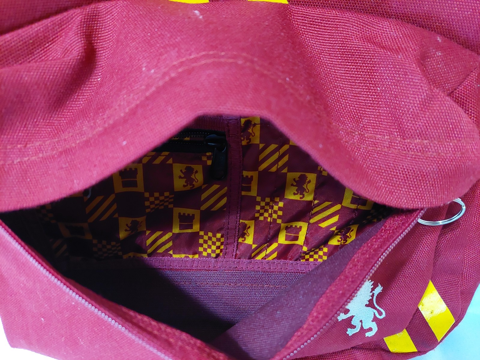 VANS X HARRY POTTER OLD SKOOL III GRYFFINDOR BACKPACK 16″ HIGH PRE-OWNED
