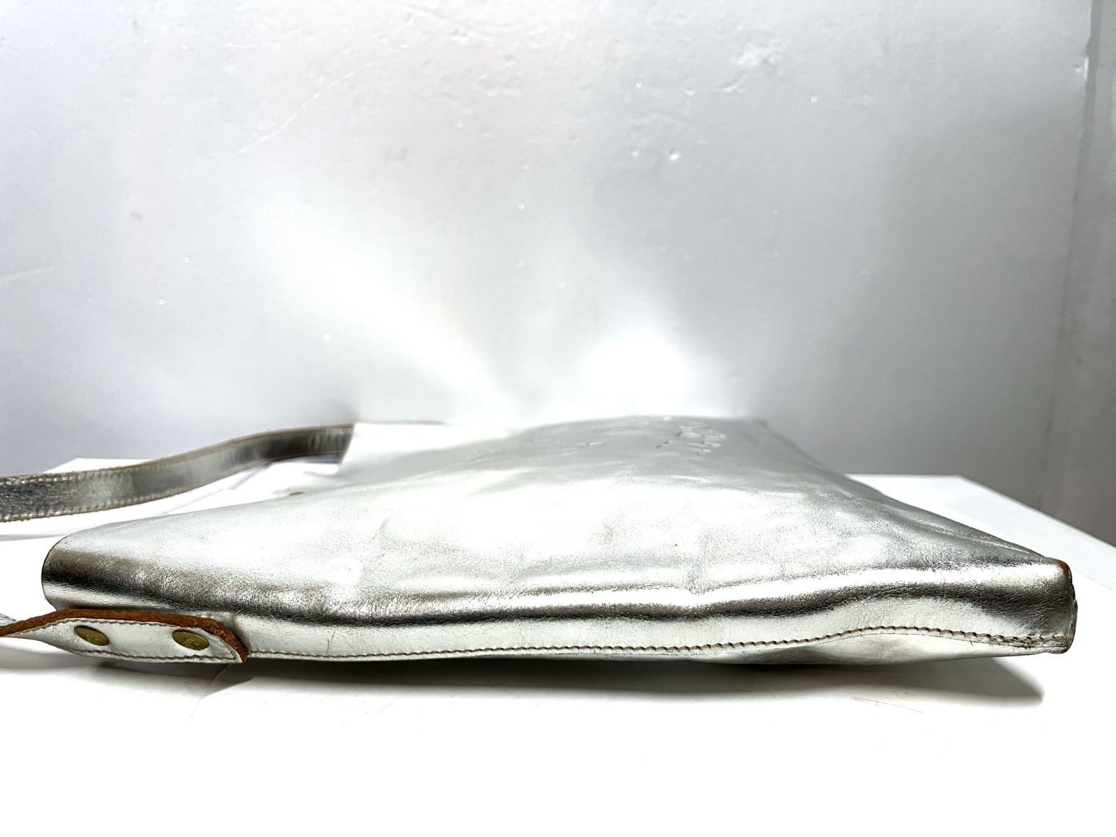 IL BISONTE Authentic Crossbody Bag Shoulder Bag 26×35cm silver metallic