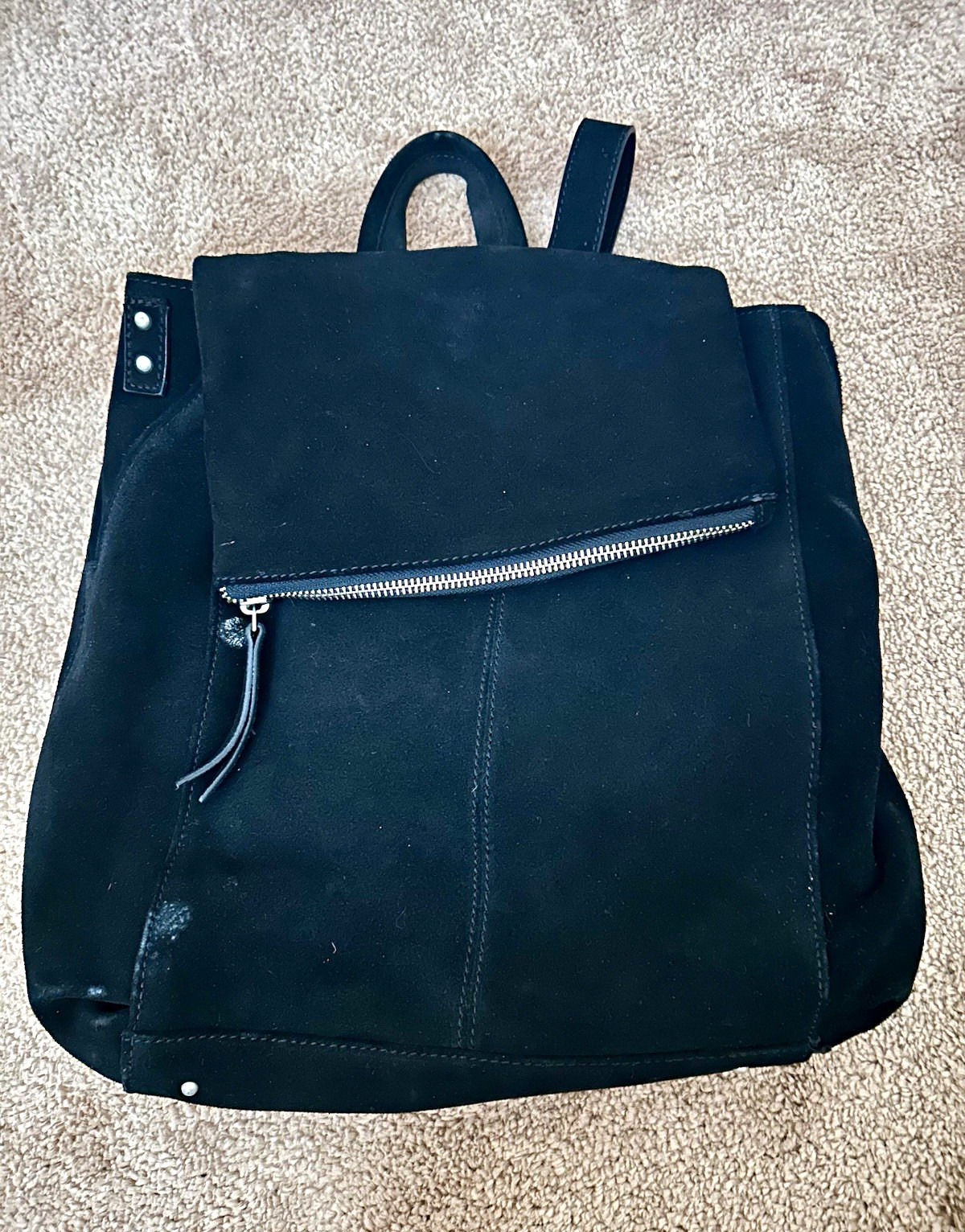 Black Medium Backpack Magnetic Flap Zip Front Pocket Adjustable Straps