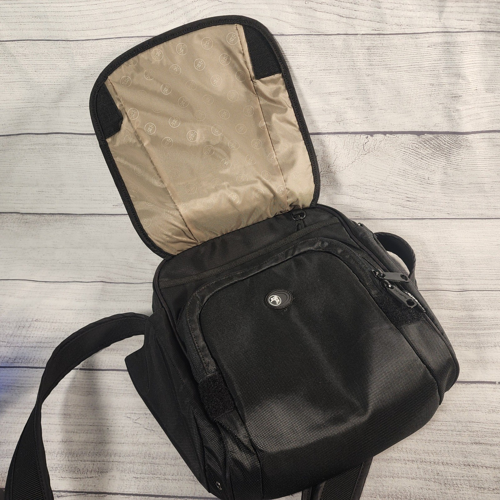 Pacsafe Metrosafe 200 Shoulder Bag Black Anti-Theft Crossbody PB001 eXomesh