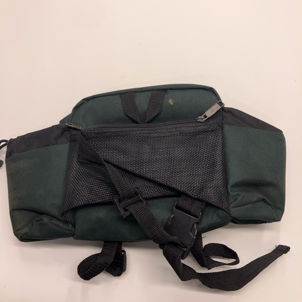 Caribou Mountain double water bottle green black hiking hip pack zip pockets