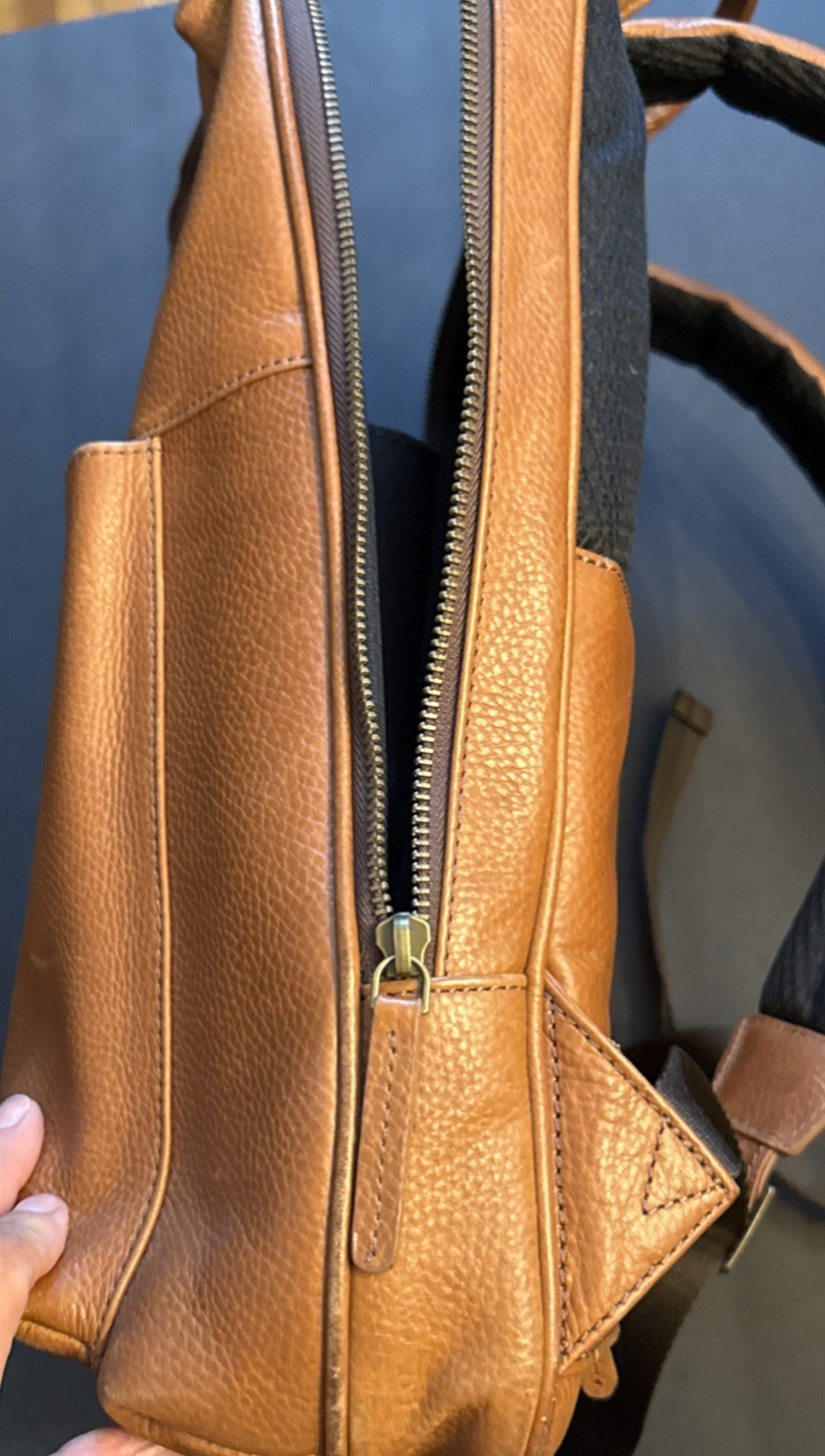 Johnston & Murphy Leather Backpack Computer Bag Slim Lightweight Commuter * NWT