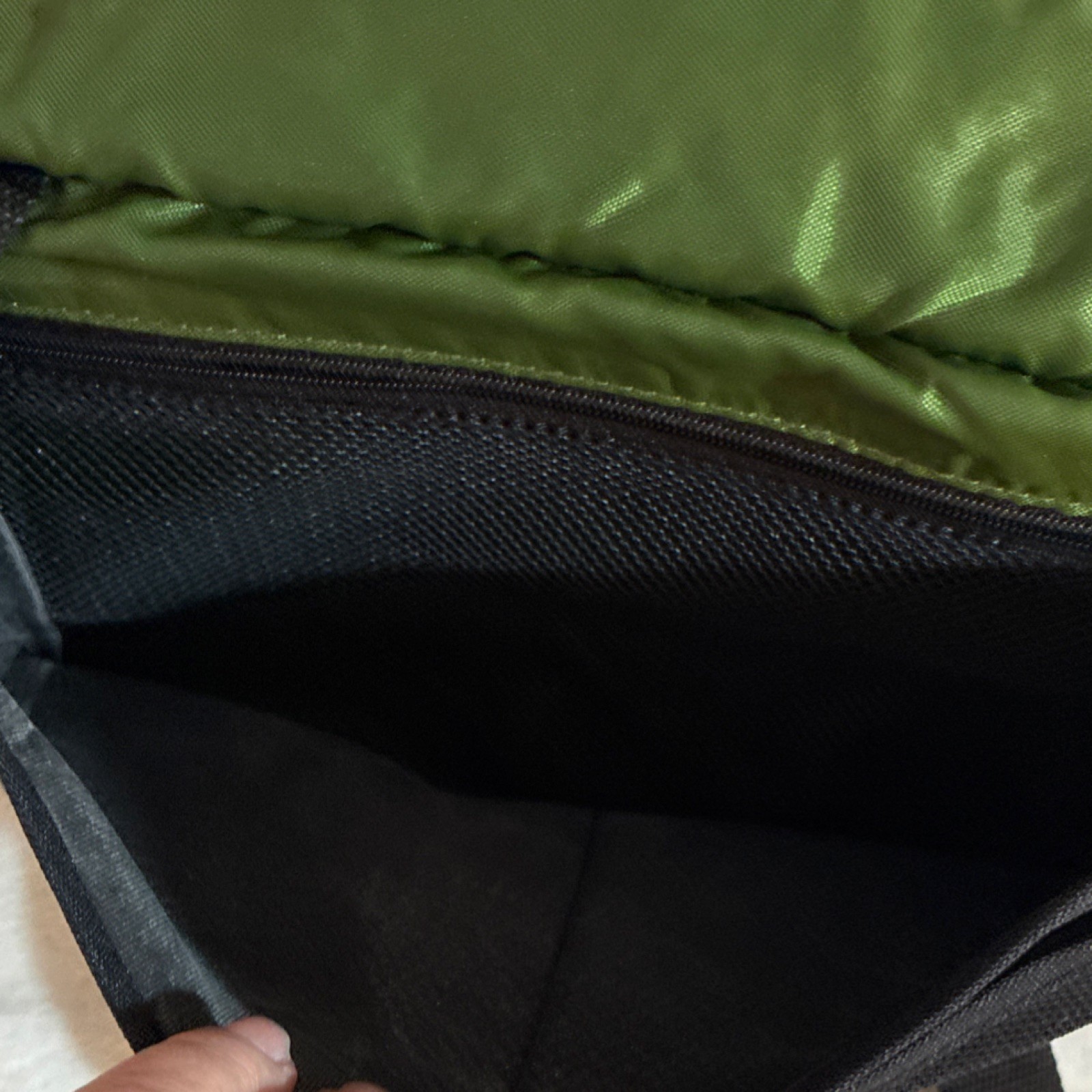 Black/Green Small Messenger Bag Adjustable Strap Lined Zip & Buckle Travel